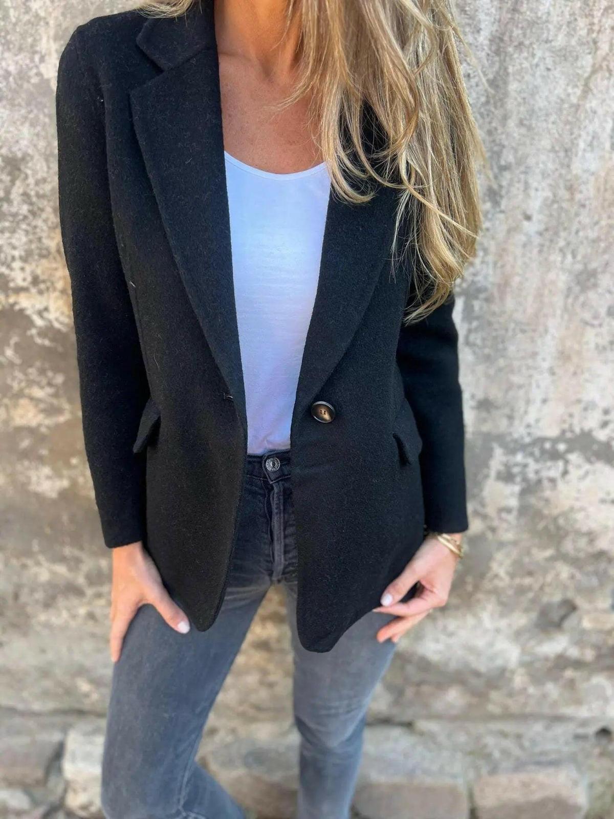 Black Blazer for Women – Elegant Casual Design with Flattering Fit for Work and Leisure 1