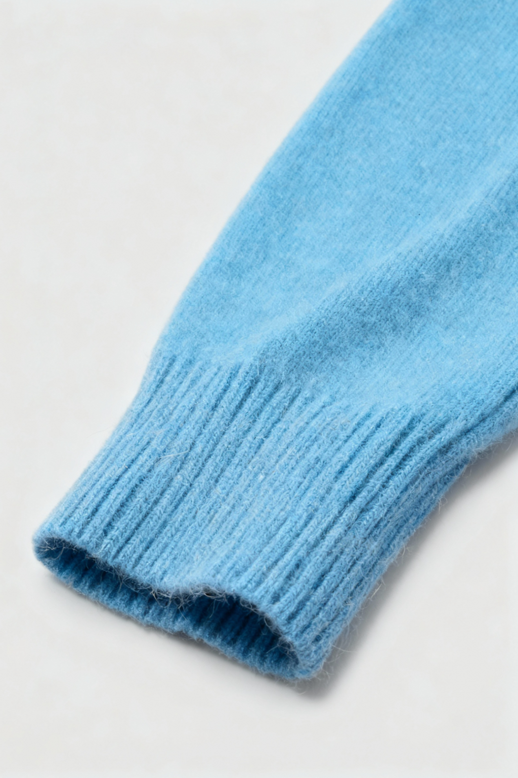 Clara | Cozy V-Neck Sweater - ginlerie 6