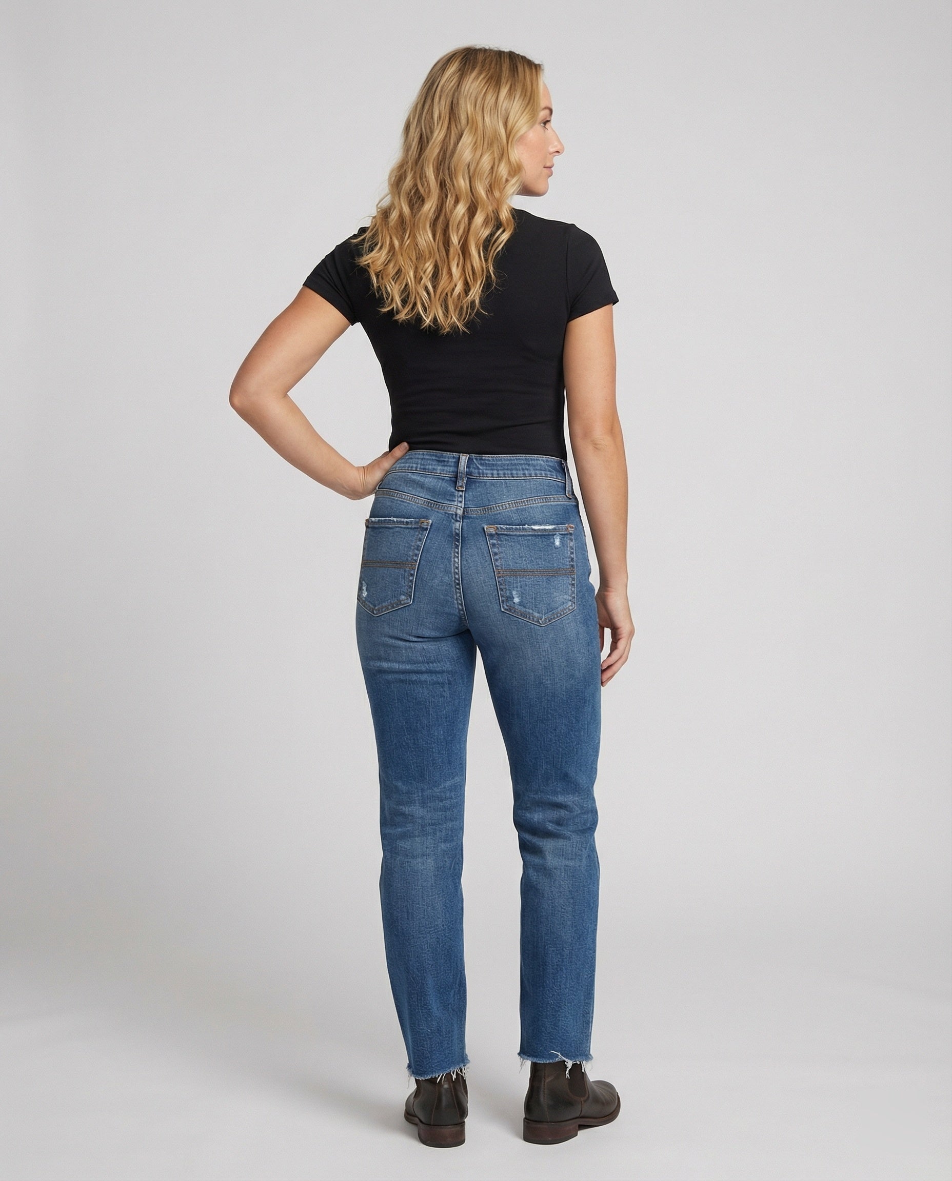 Luna | Straight Leg Distressed Jeans - ginlerie 1