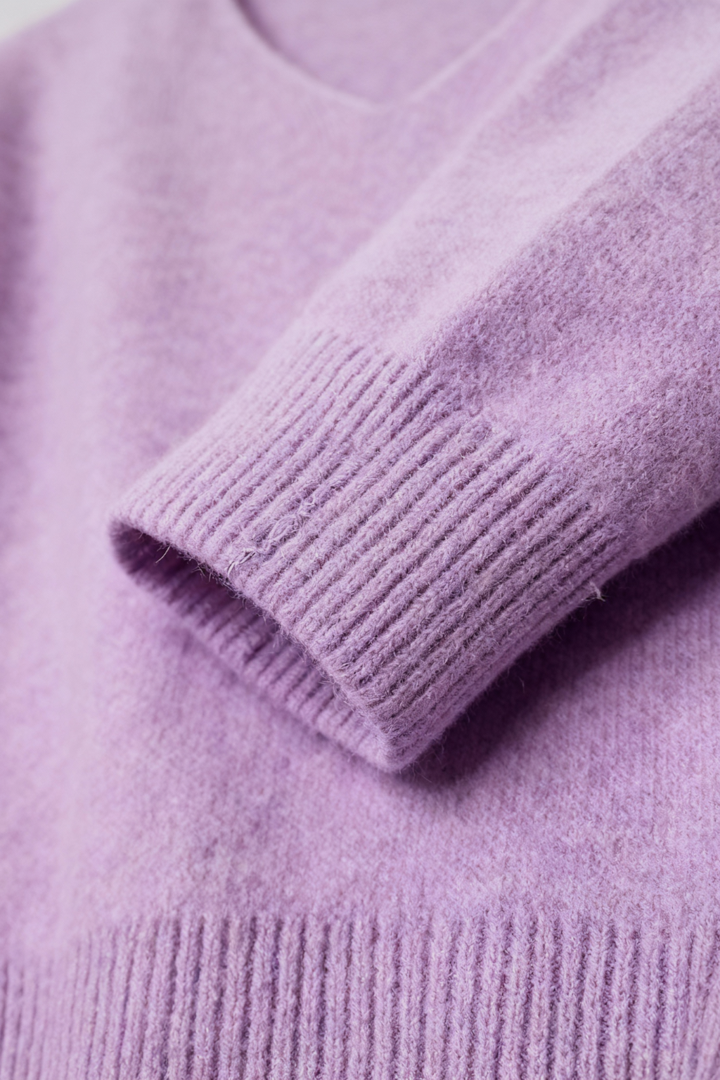 Luna | V-Neck Sweater - ginlerie 6