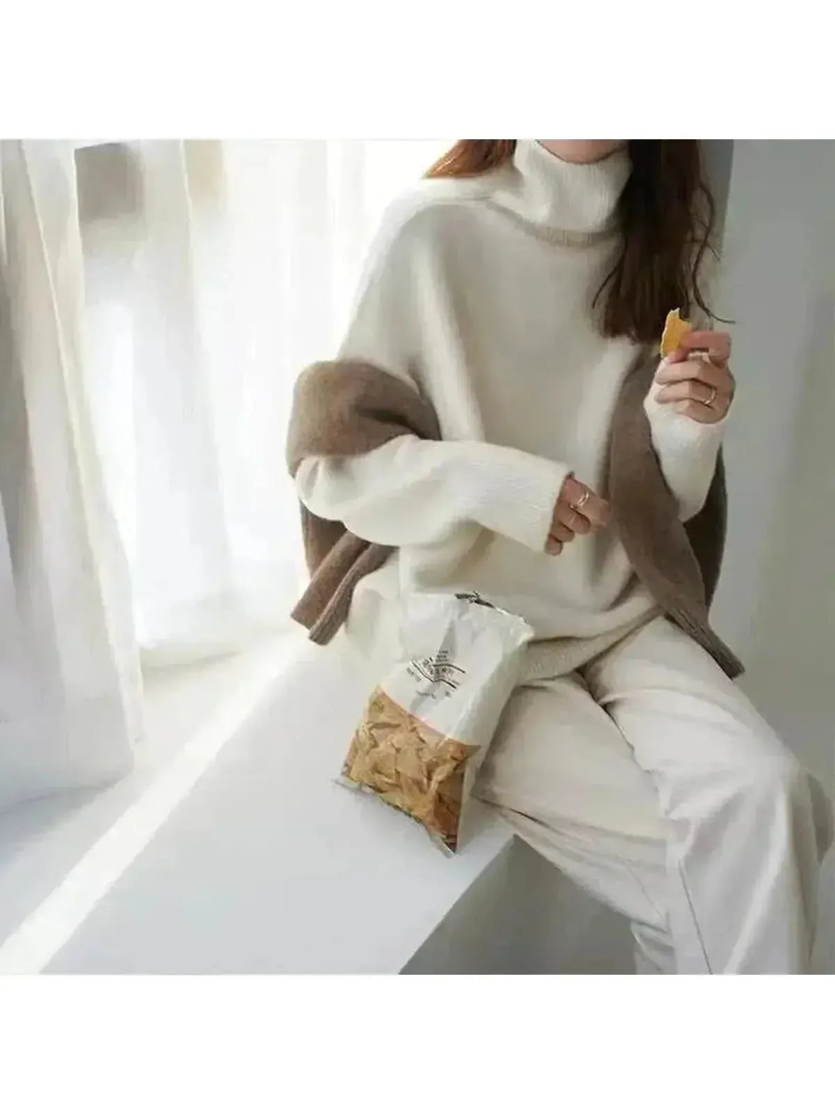 Black Cashmere Turtleneck Sweater for Men – Soft, Cozy, and Timeless Design 9