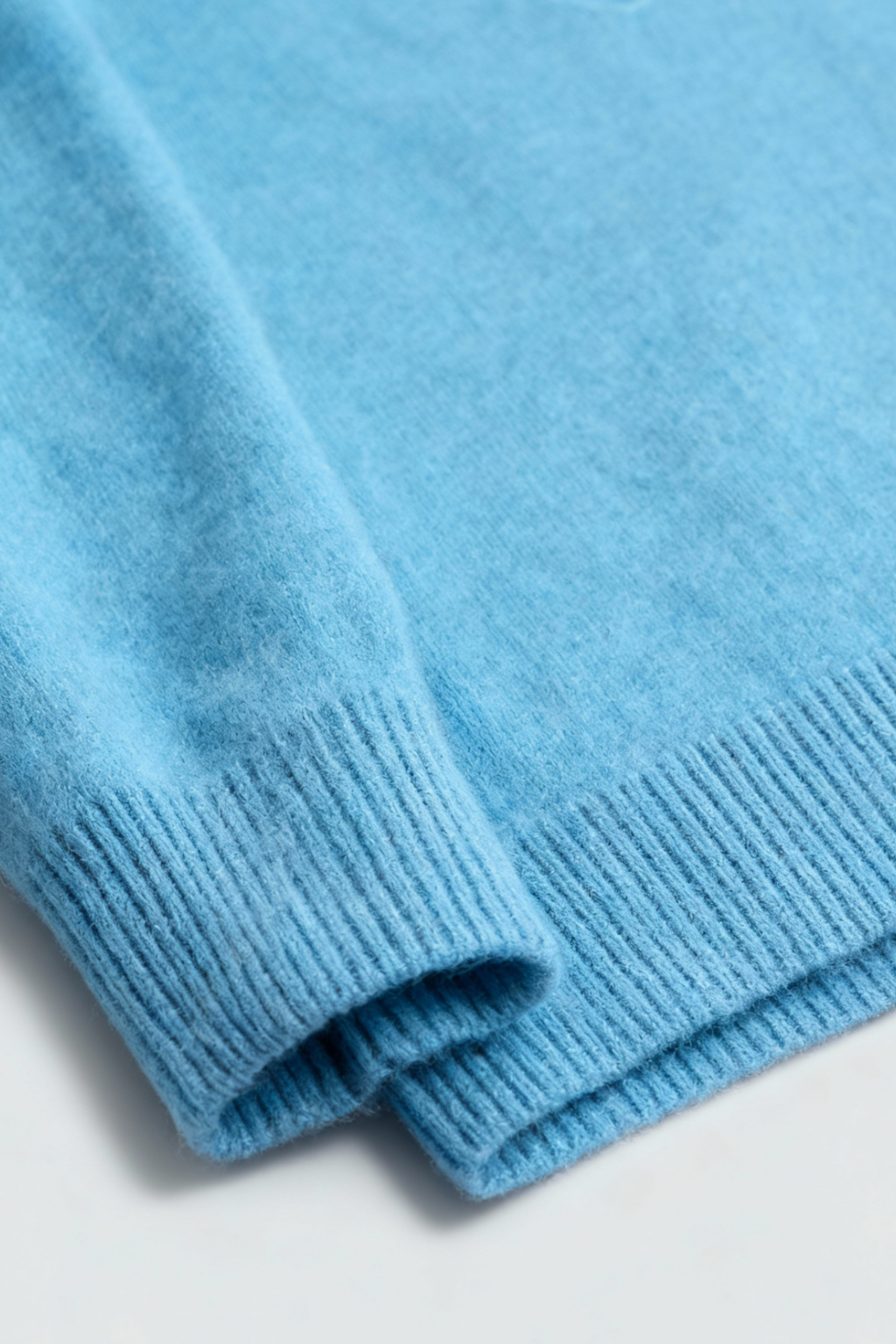 Clara | Cozy V-Neck Sweater - ginlerie 5