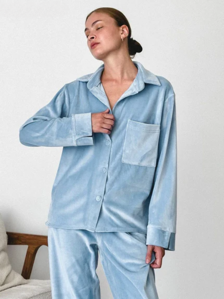“Elena | Velour Two-Piece Pajama Set - ginlerie” 1