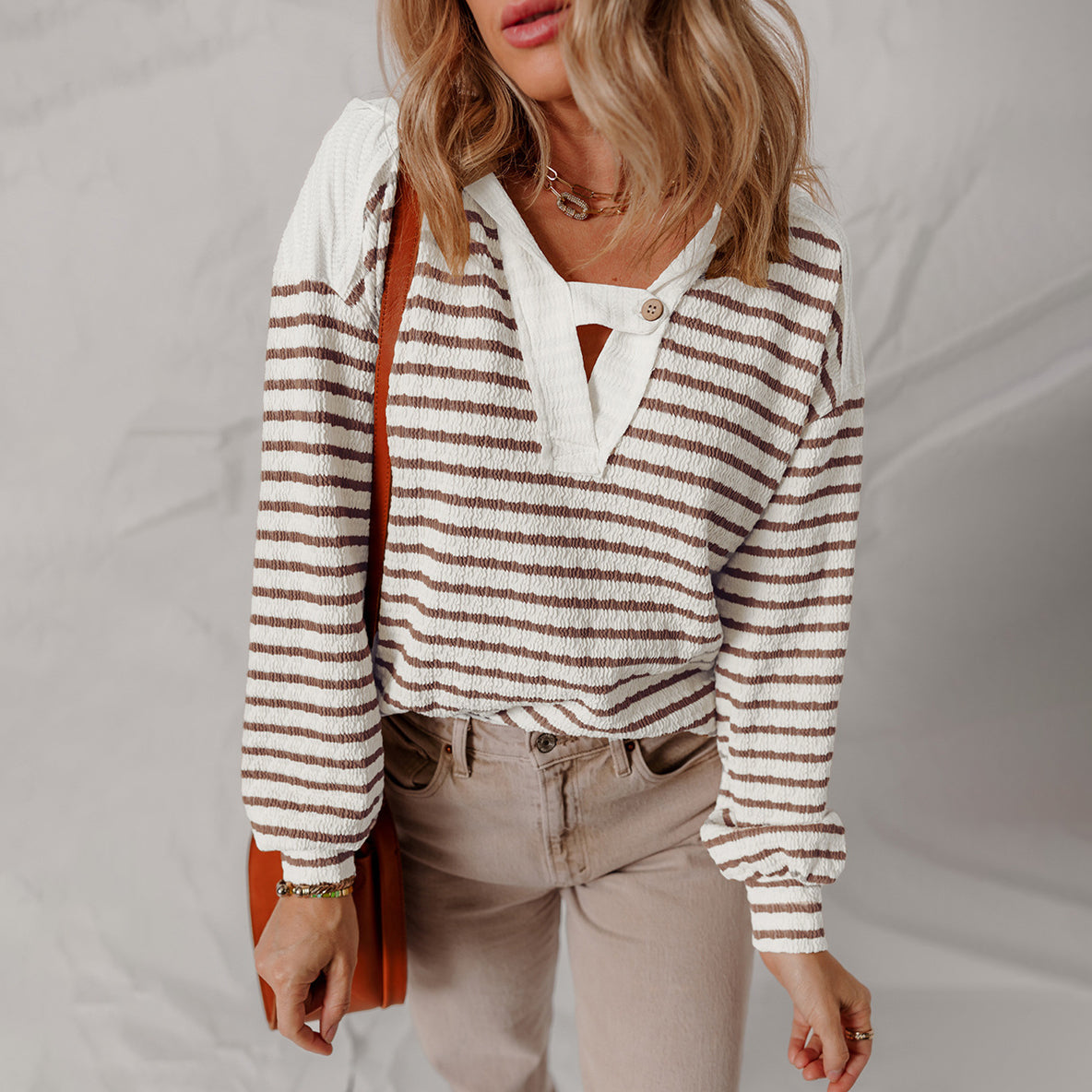 Elise | Textured V-Neck Sweater - ginlerie 1