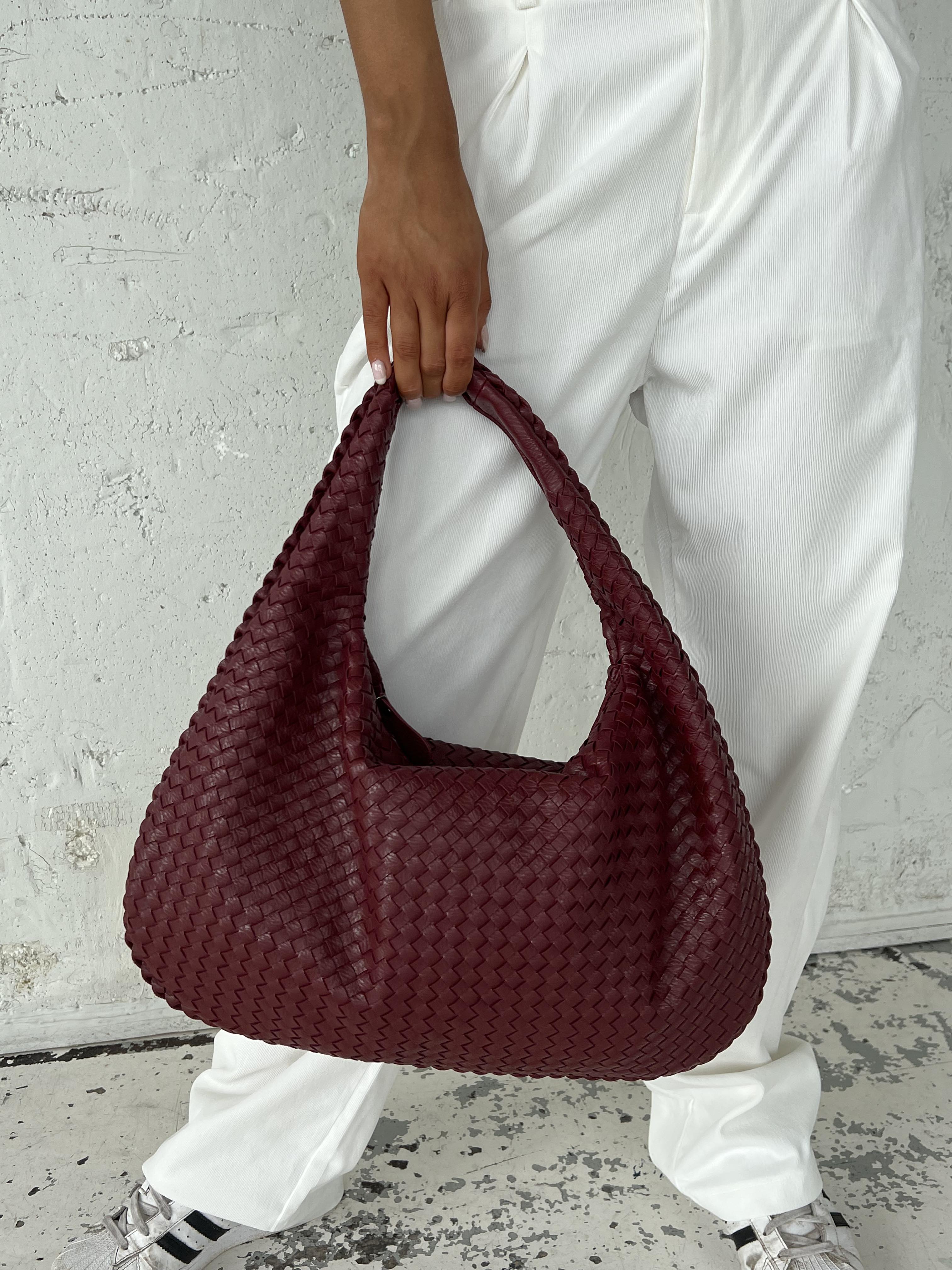 Isla | Elegant Black Leather Tote Bag - ginlerie 1