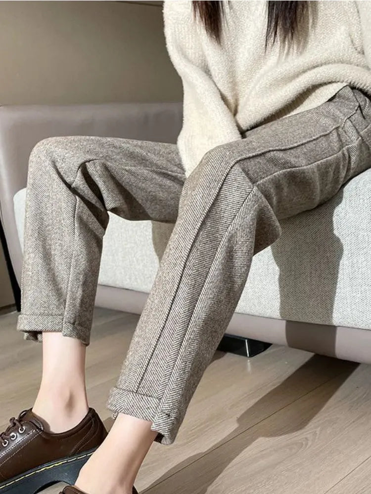 Isla | High-Waisted Black Pencil Trousers - ginlerie 11