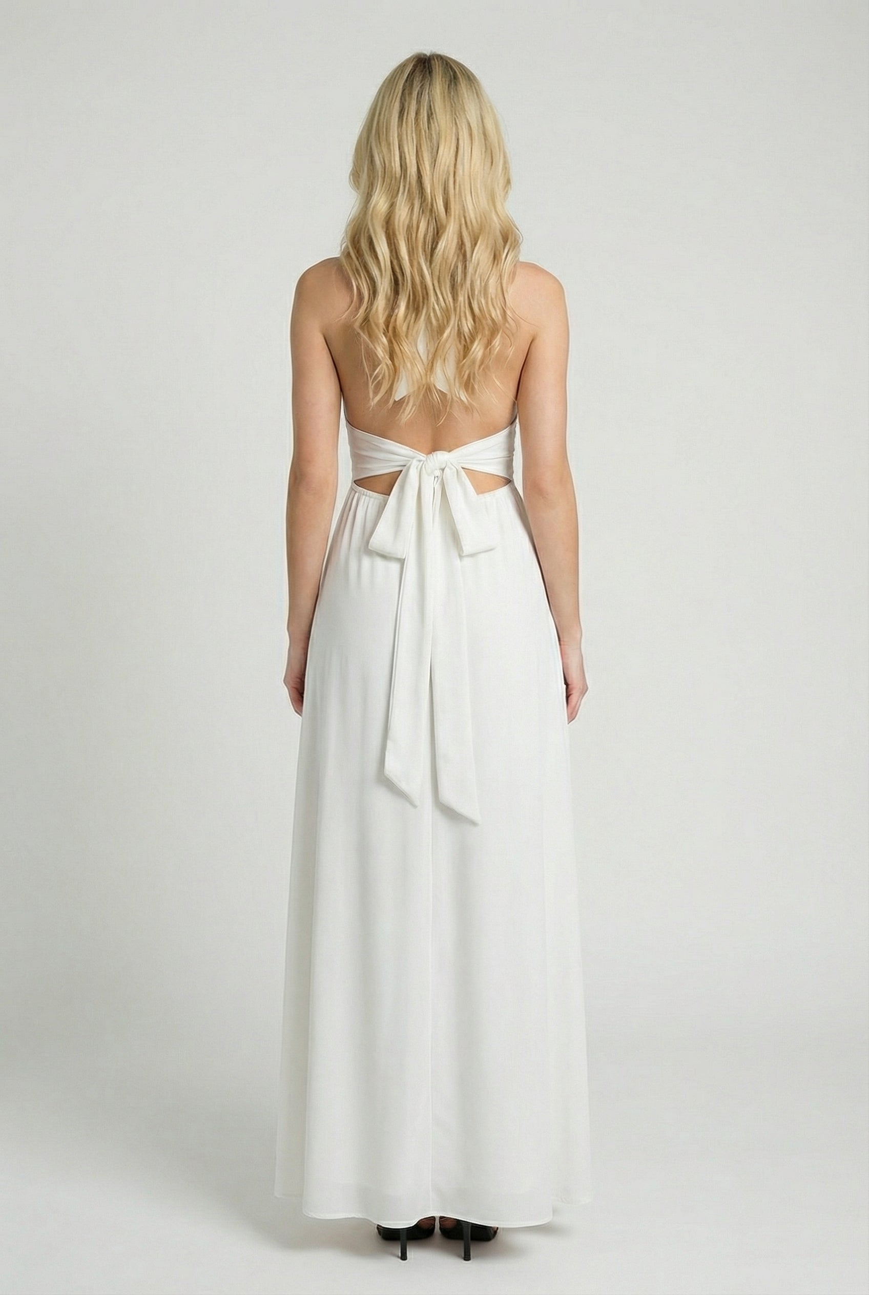 Luna | Backless White Maxi Dress - ginlerie 3