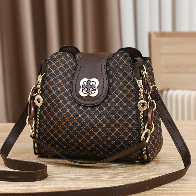Marjorie | Quilted Charm Bag - ginlerie 1