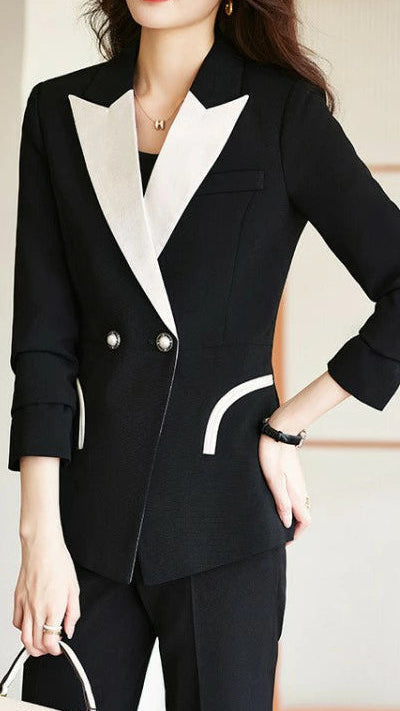 Monochrome Women's Suit with Contrast Lapels – Tailored Pant Suit for Elegant Style 2