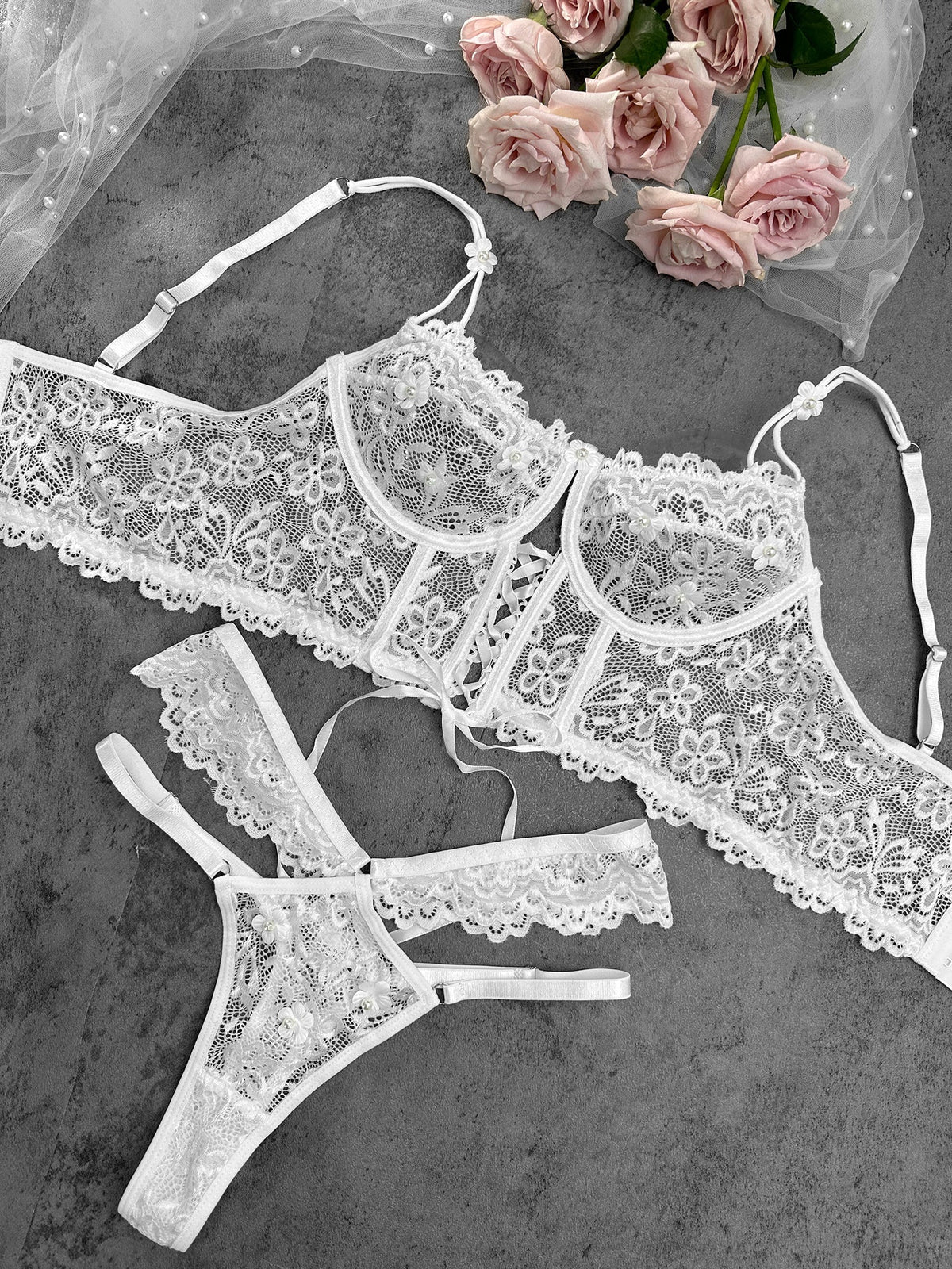 White Pearls Small Flower Lace Lingerie Set - ginlerie
