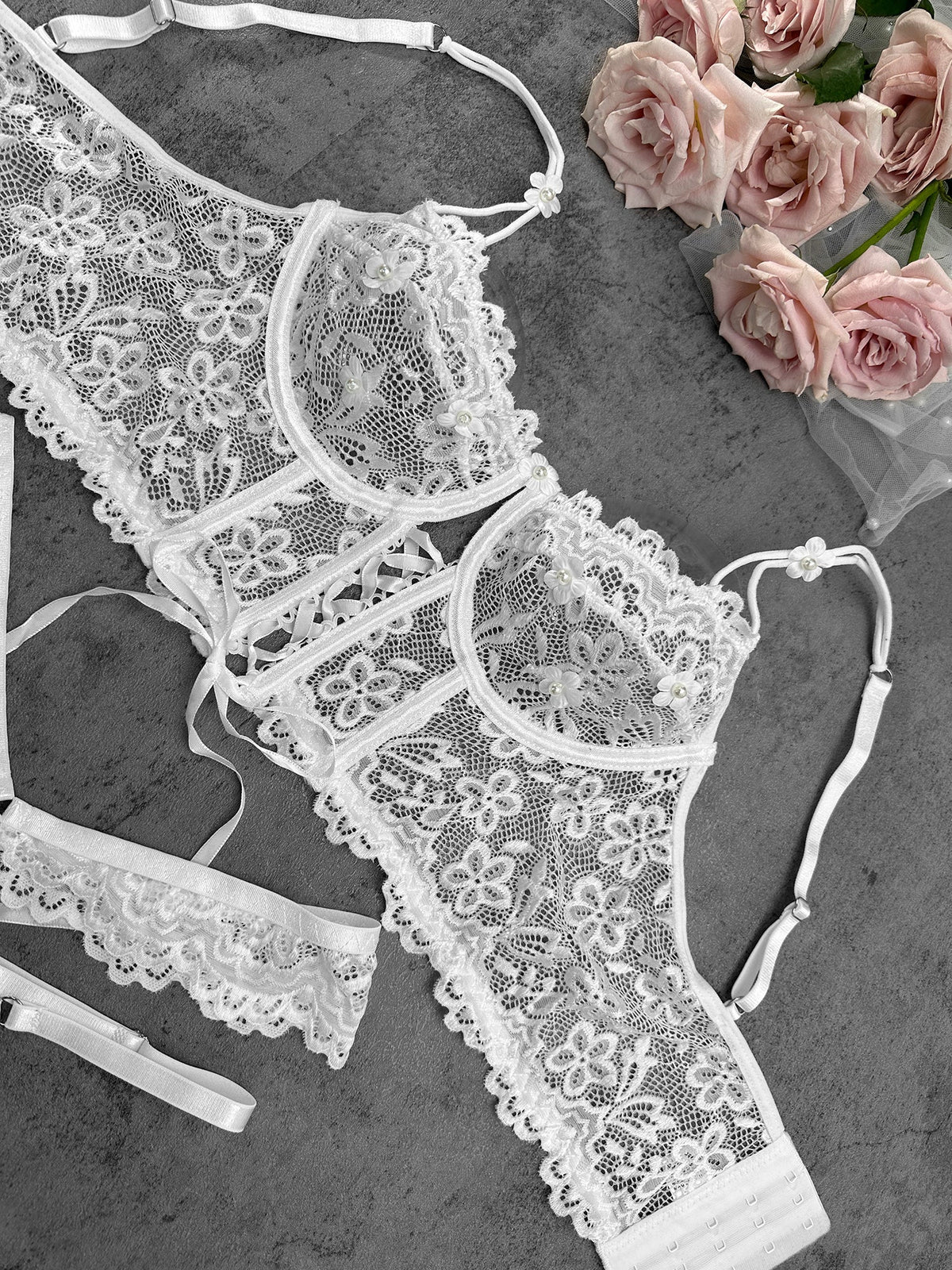 White Pearls Small Flower Lace Lingerie Set - ginlerie